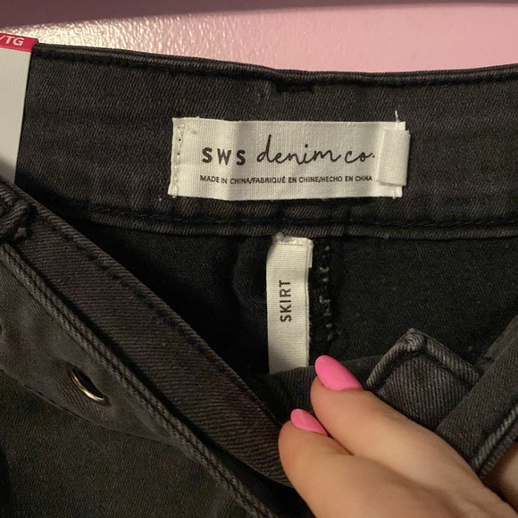 Skirt - Picture 2 of 2